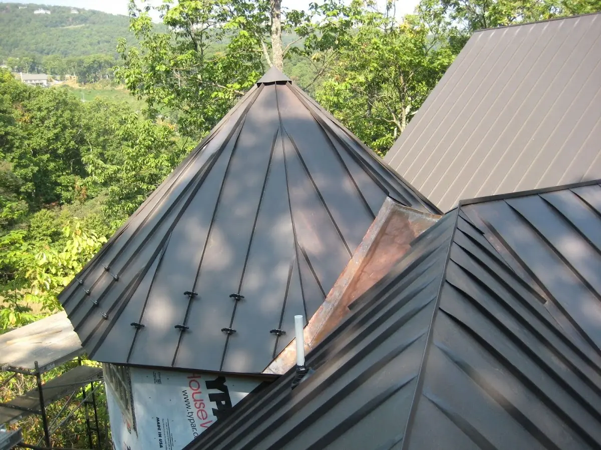 Professional Roof Tarp Installation by Craftsman Roofing in Fern Park